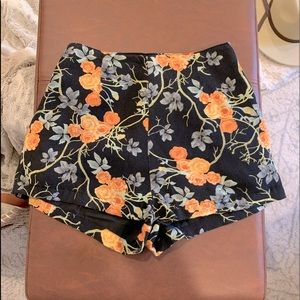 UO Floral Flounce Shorts